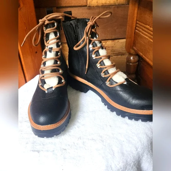 Indigo RD Black Izma Faux Fur Hiking Booties- Size 8M - Picture 2 of 13